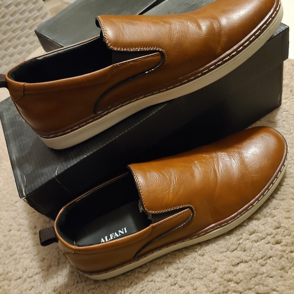 Shoes - Picture 2 of 5